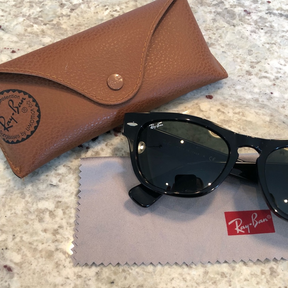 Black Ray Ban Laramie Sunglasses